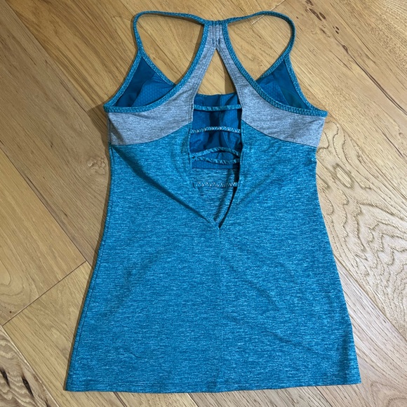 Patagonia Braided Back Activewear Tank - Picture 4 of 6